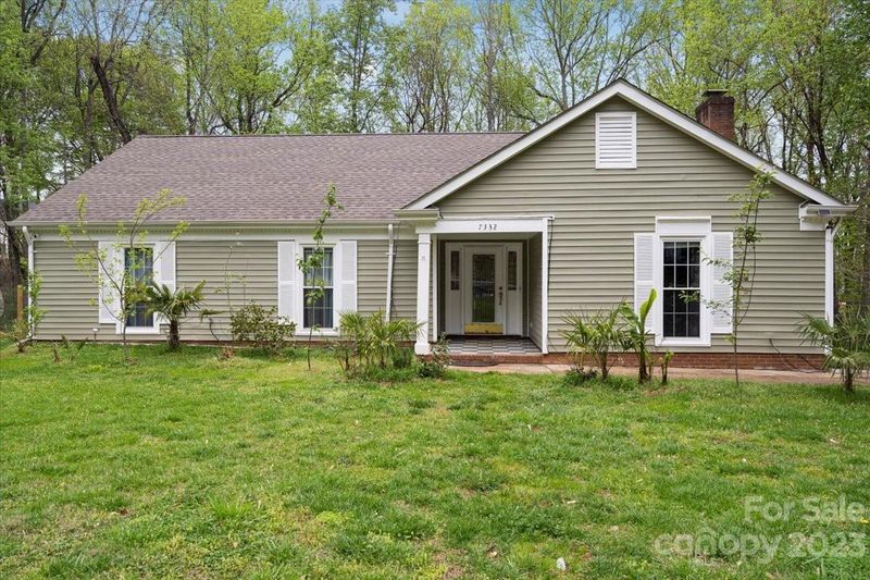 7332 Canyon Dr, Charlotte, NC 28262