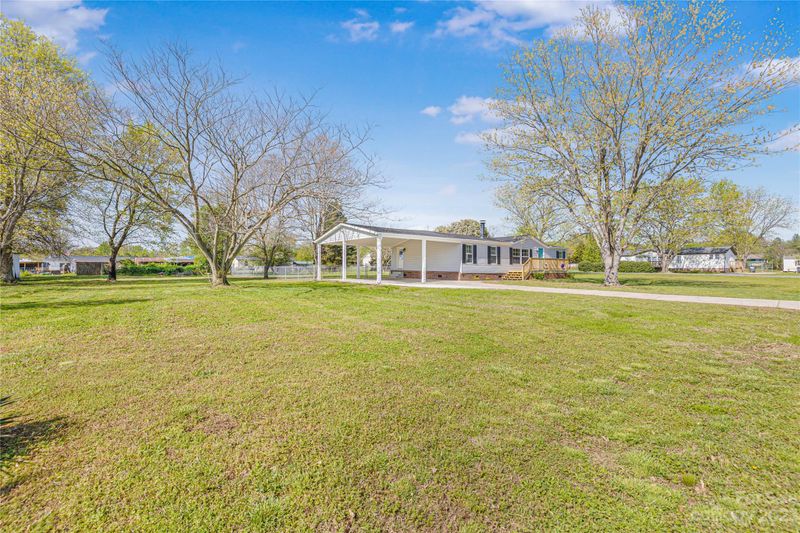 104 Camp Oak Rd, Statesville, NC 28677