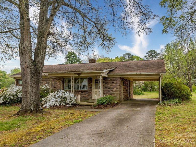 32 Oak Dr, Concord, NC 28027