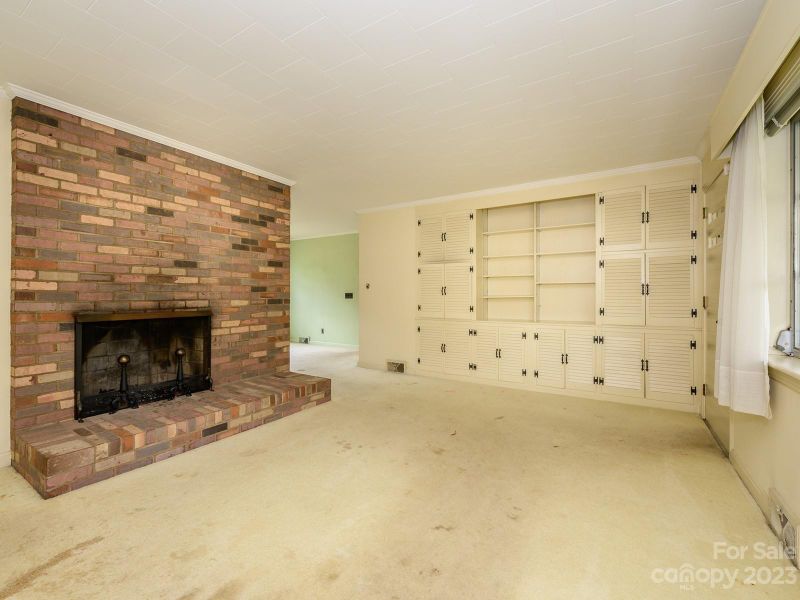 32 Oak Dr, Concord, NC 28027