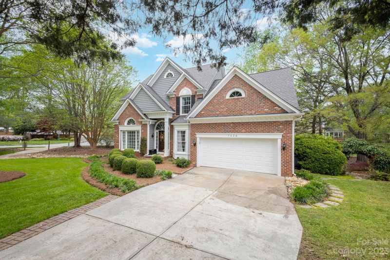 7028 Ravencrest Dr, Charlotte, NC 28269
