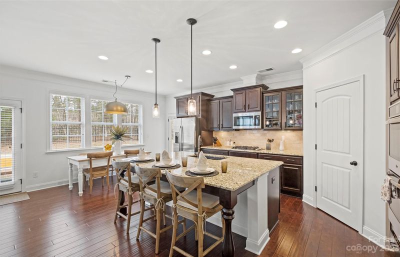1033 Verbena Ct, Tega Cay, SC 29708