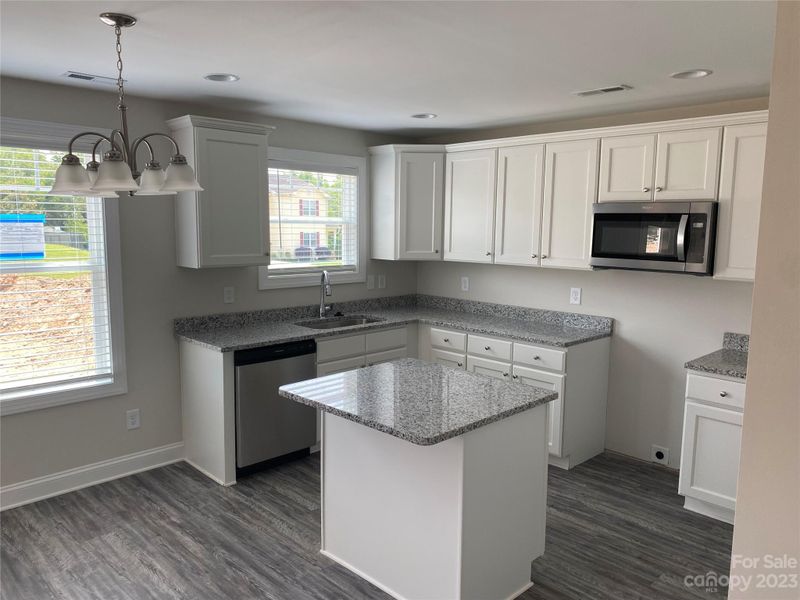 934 Constitution Ave, Newton, NC 28658