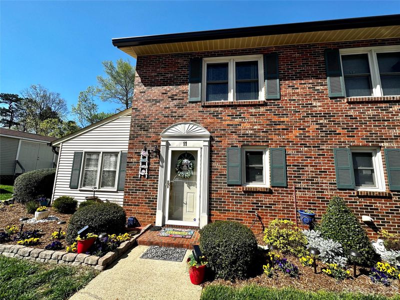 1330 5th St #11, Hickory, NC 28601