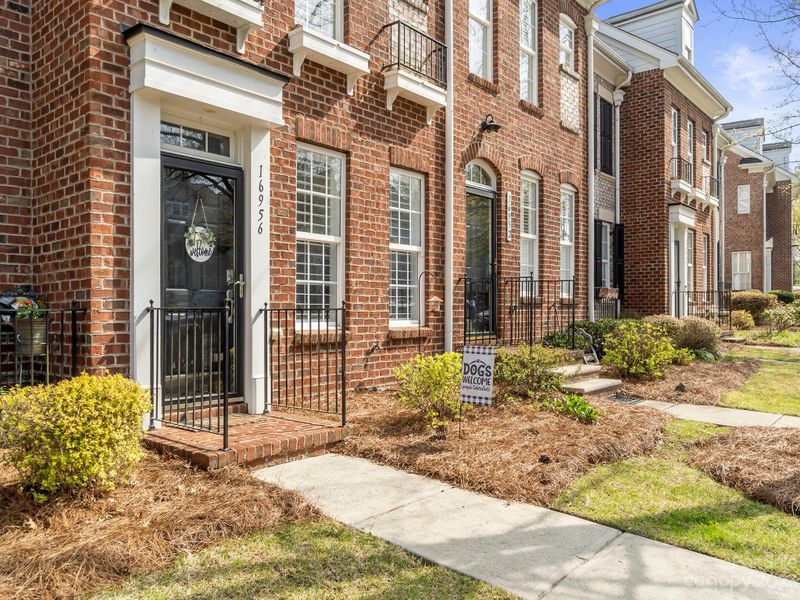 16956 Summers Walk Blvd, Davidson, NC 28036