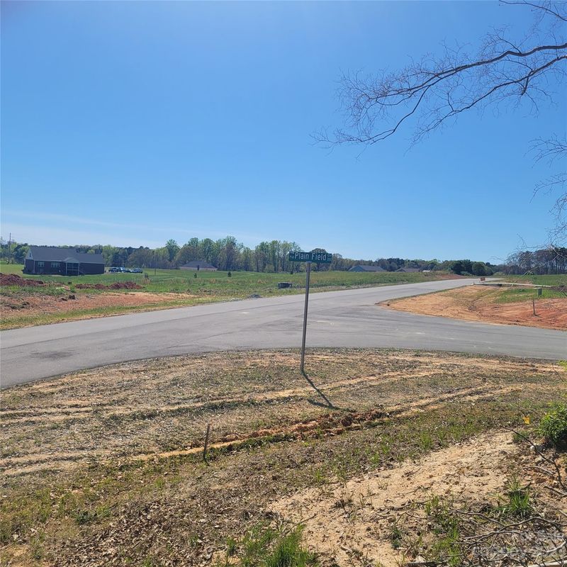 2000 Plainfield Dr #18, Bessemer City, NC 28016