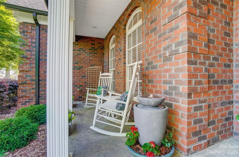8946 Landsdowne Ave, Harrisburg, NC 28075