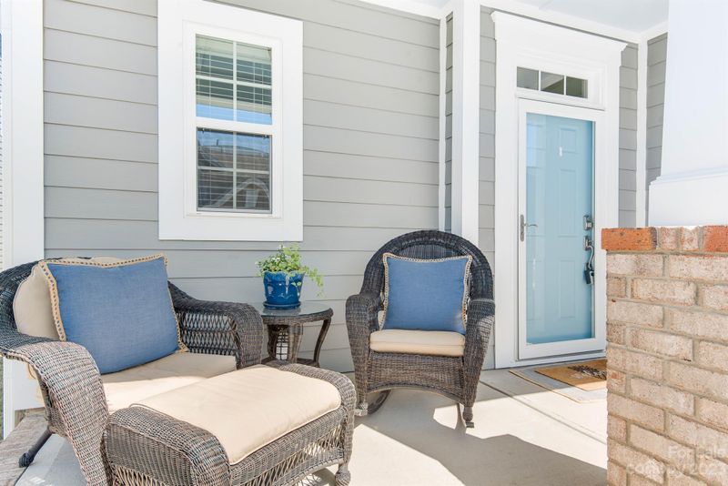 5057 Waterloo Dr, Tega Cay, SC 29708