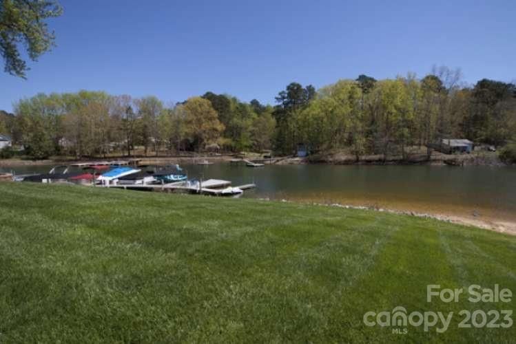 2469 Smith Harbour Dr, Denver, NC 28037