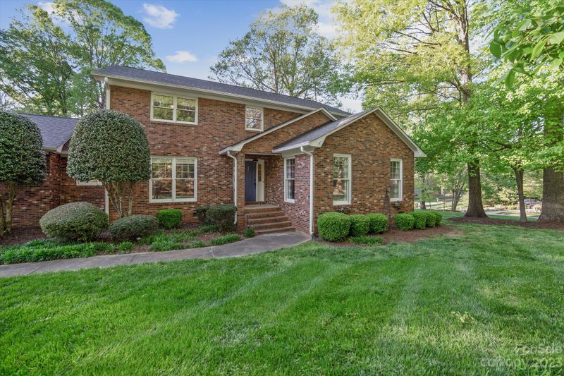 311 Fallingbrook Dr, Belmont, NC 28012
