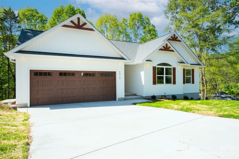 6018 Lanai Ln, Tega Cay, SC 29708