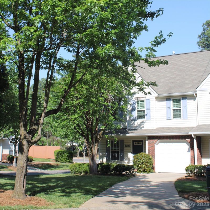 10662 Greyhound Dr, Charlotte, NC 28269