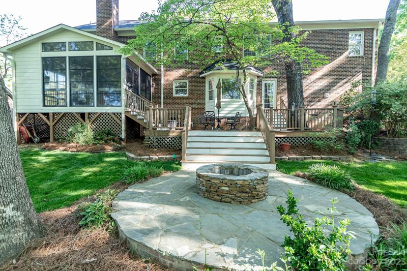408 Sabot Ln, Matthews, NC 28105
