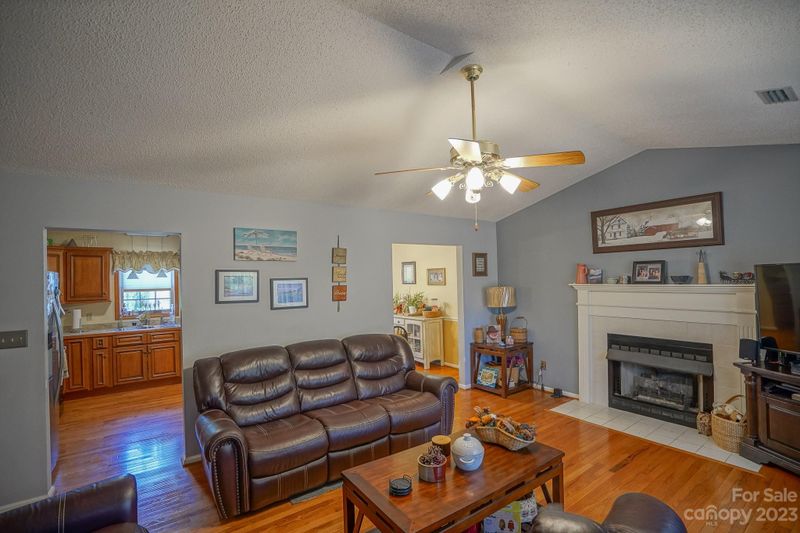 605 34th St, Conover, NC 28613