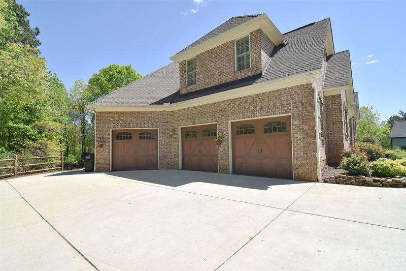 2372 Stoneview Ct, Denver, NC 28037