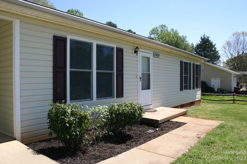 1609 Fulbright Dr, Newton, NC 28658