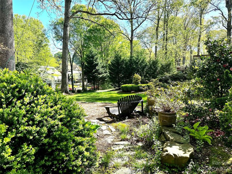 415 10th St NW, Hickory, NC 28601