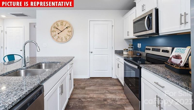 7888 Shallowbrook Dr, Sherrills Ford, NC 28673