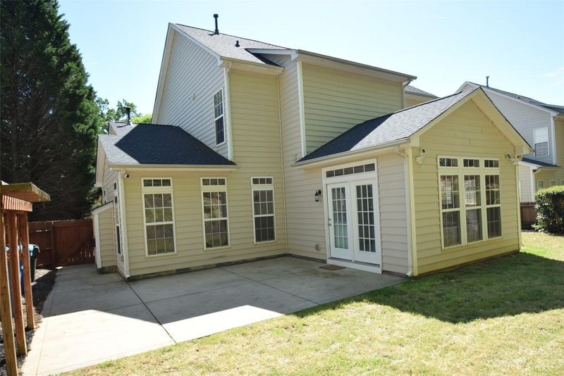 2112 Pineapple Ct, Matthews, NC 28105