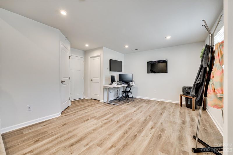 1213 Ashbury St, Charlotte, NC 28216