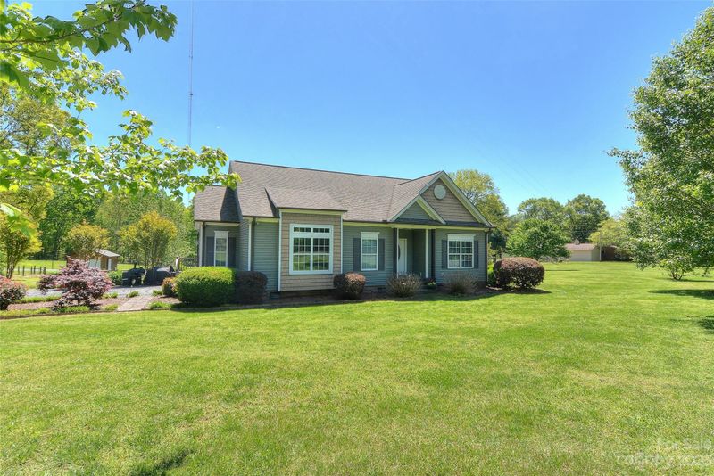 2982 Hipp Rd, Iron Station, NC 28080