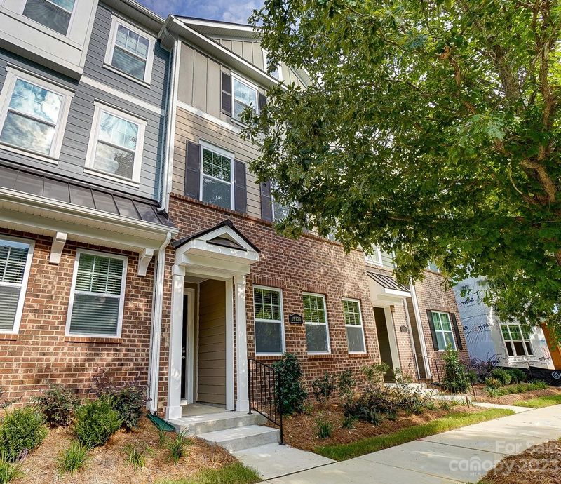 16720 Summers Walk Blvd, Davidson, NC 28036