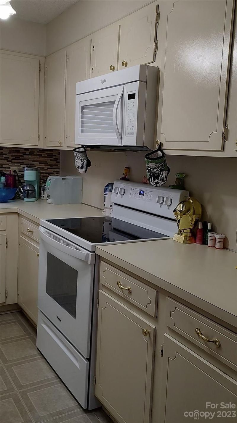 1330 5th St #22, Hickory, NC 28601
