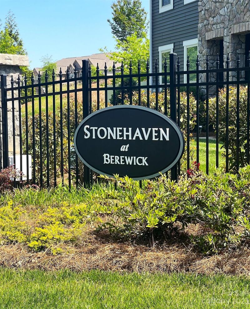 6654 Berewick Commons Pw, Charlotte, NC 28278