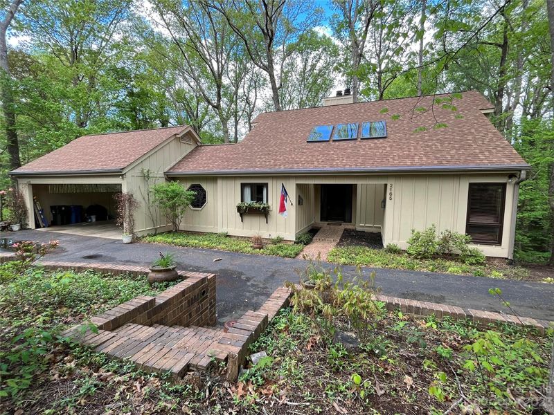 2165 9th St NW, Hickory, NC 28601