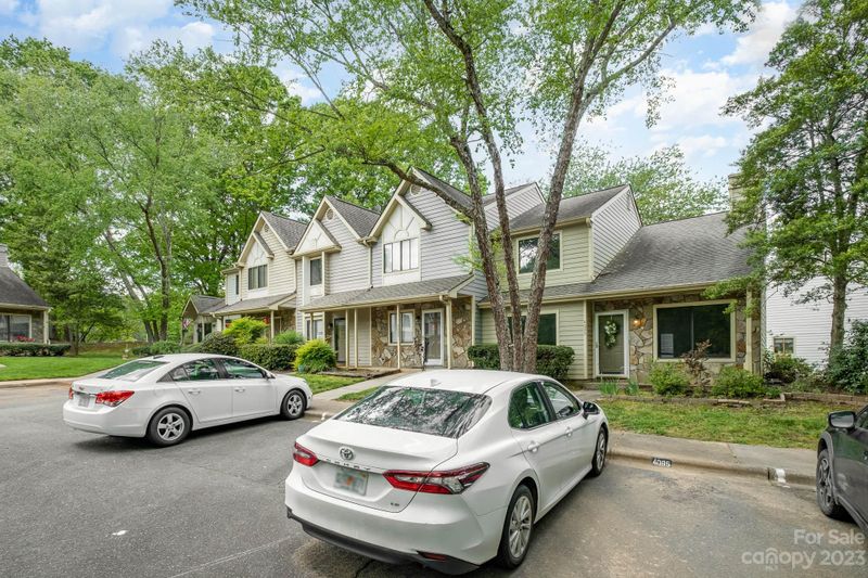 4095 N Course Dr, Charlotte, NC 28277