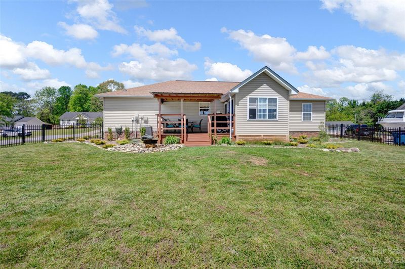 2317 7th Ave NW, Hickory, NC 28601