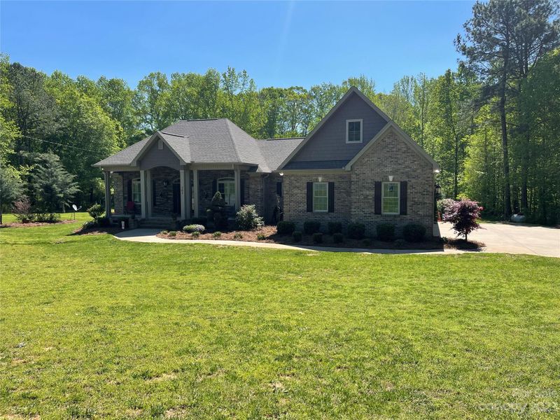 102 Barbour St, Cherryville, NC 28021