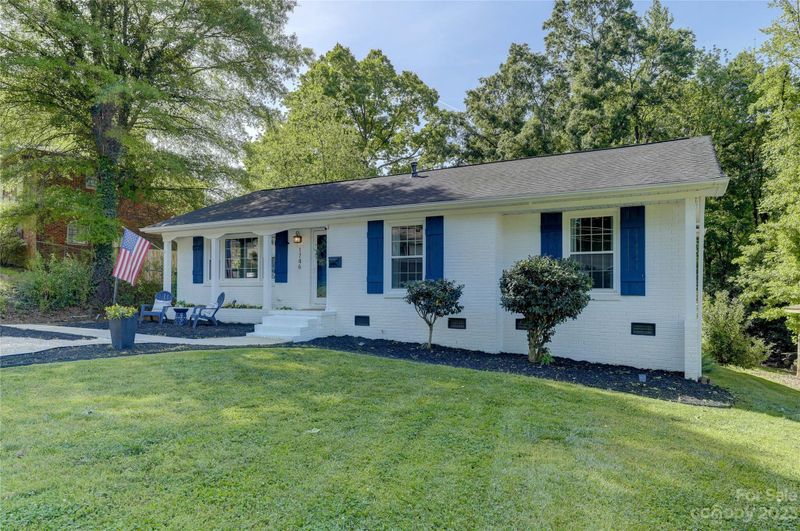 1746 Edgewater Dr, Charlotte, NC 28210
