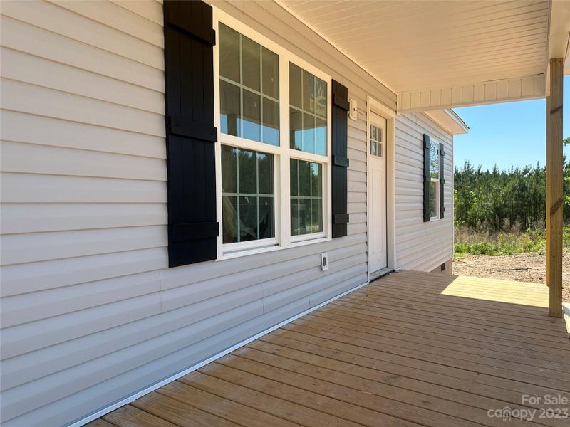 801 Mullinax Cir, Blacksburg, SC 29702