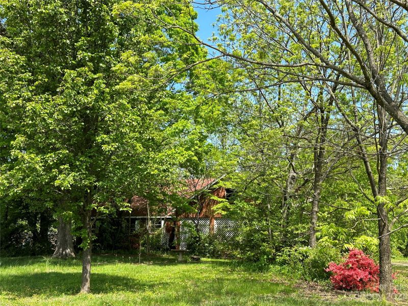 2711 12th Avenue Dr NE, Conover, NC 28613