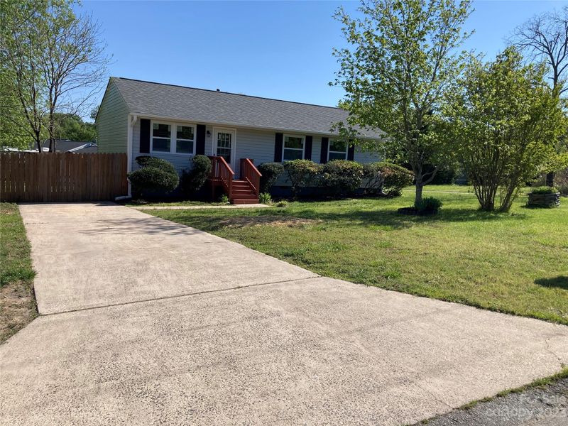 1009 Wilson Blvd, Dallas, NC 28034