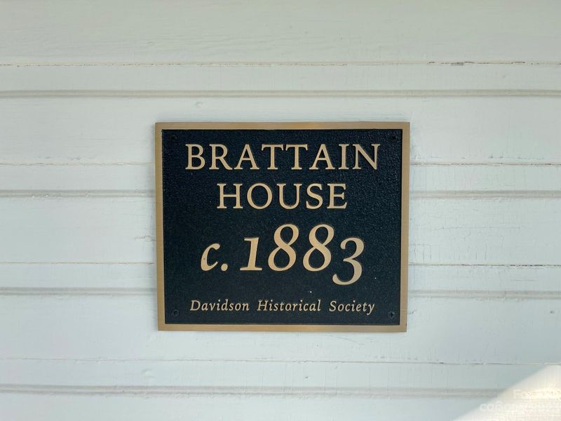 305 S Main St, Davidson, NC 28036