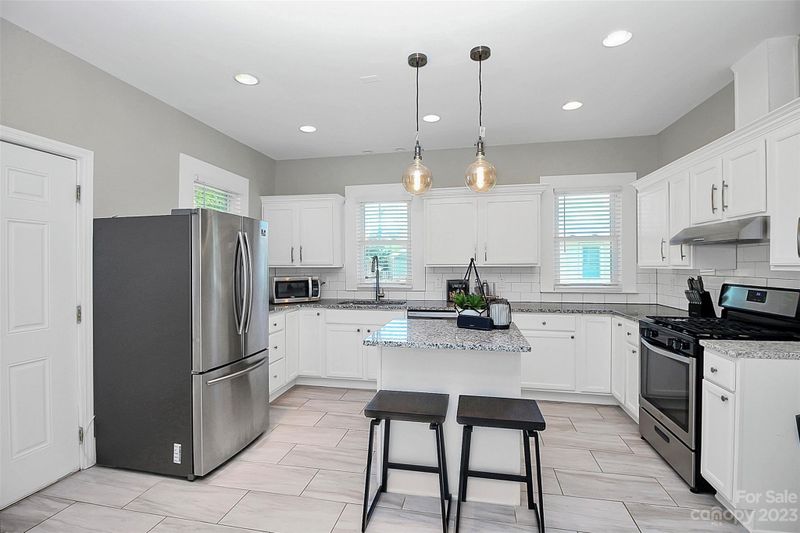 8410 Colgate Cir, Charlotte, NC 28214