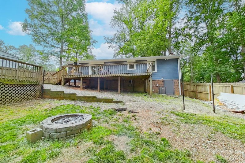 10200 Harbor Dr, Charlotte, NC 28214