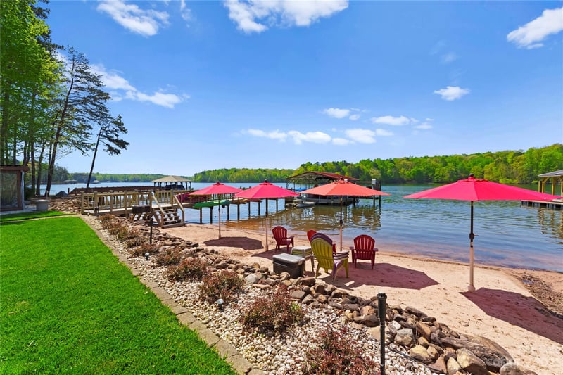 175 Eagle Chase Ln, Troutman, NC 28166