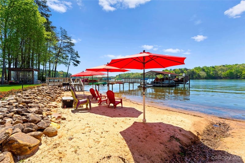 175 Eagle Chase Ln, Troutman, NC 28166