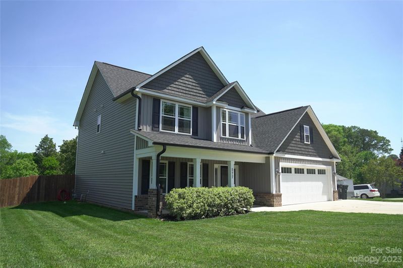 577 Peigler St NW, Concord, NC 28027