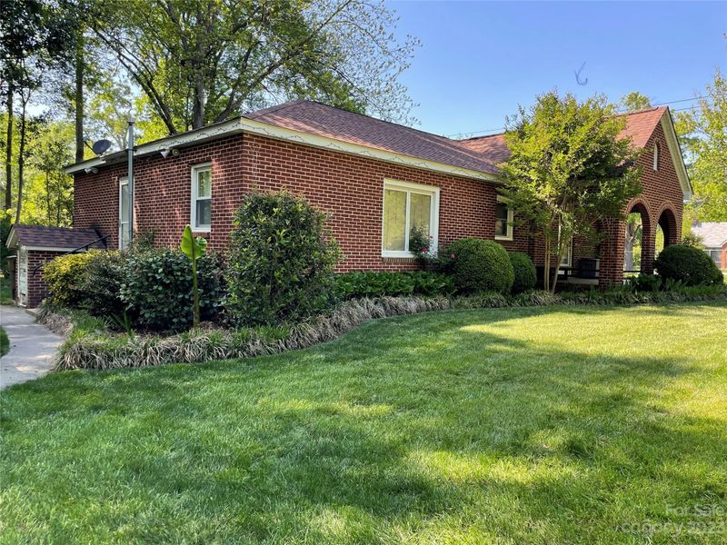 1806 Brantley Rd, Kannapolis, NC 28083