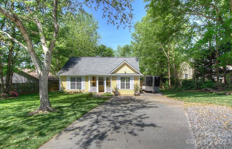 12210 Danby Rd, Pineville, NC 28134