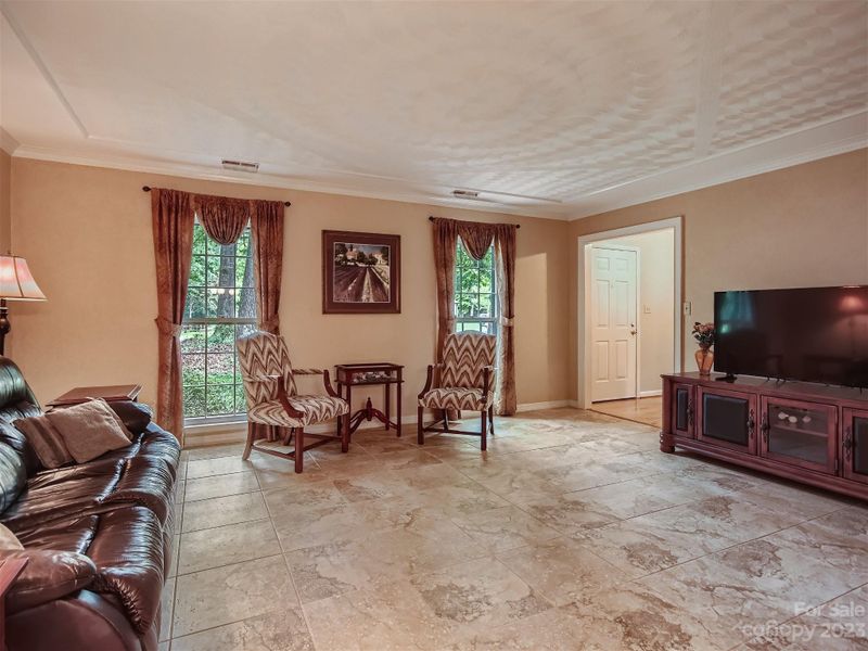 8915 Rally Dr, Charlotte, NC 28277