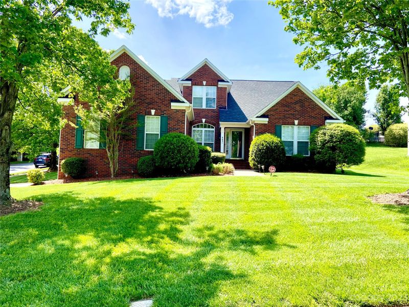 9831 Spring Park Dr, Charlotte, NC 28269