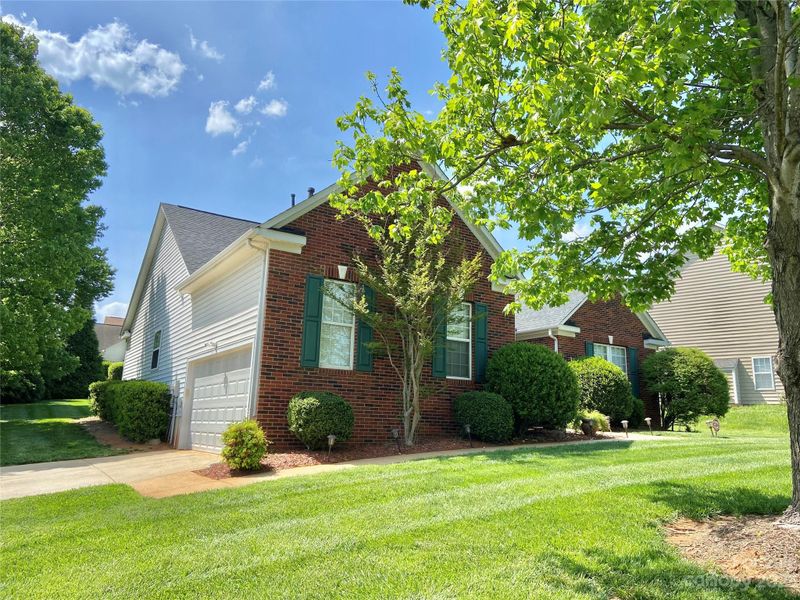 9831 Spring Park Dr, Charlotte, NC 28269