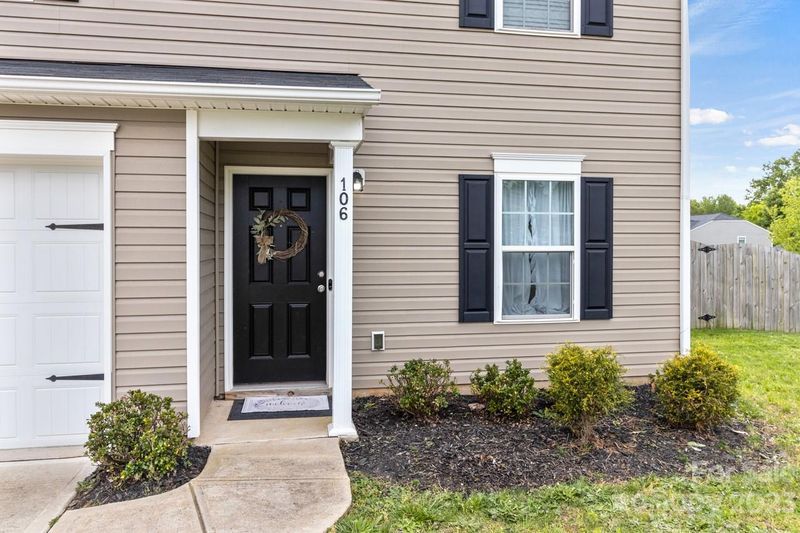 106 Olivia Ln, Lincolnton, NC 28092
