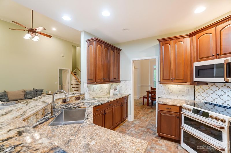 5704 Mcwhorter Rd, Waxhaw, NC 28173