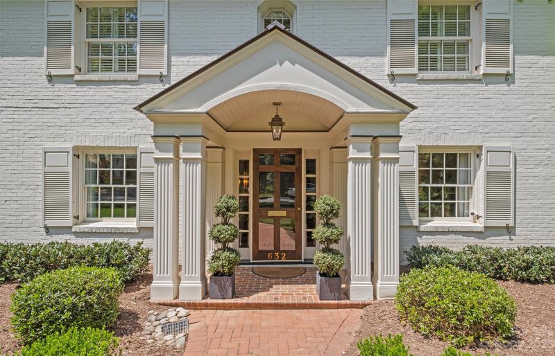 632 Cherokee Rd, Charlotte, NC 28207
